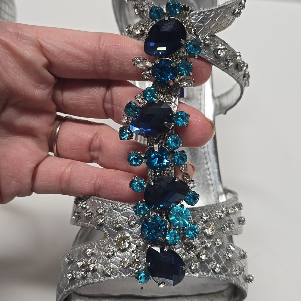 {Antonio Melani} Elegant Silver and Blue Embellished Women's Sandals - Size 8.5 - Picture 6 of 15